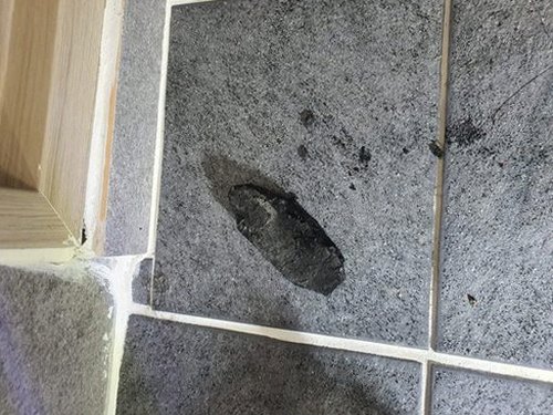 양주 하수구막힘 욕실 배수구 거름망과 배수관 구조를 보여 주는 점검 장면
